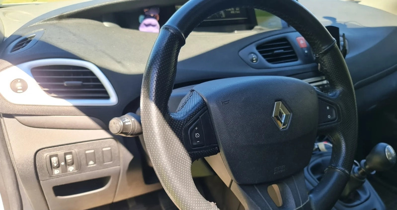 Renault Grand Scenic cena 16900 przebieg: 248000, rok produkcji 2010 z Darłowo małe 154